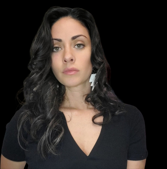 Meet your Posher, Sonya - Picture 1 of 14